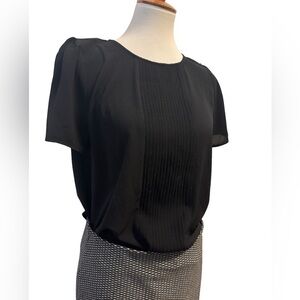 CeCe sportswear front pleat blouse
